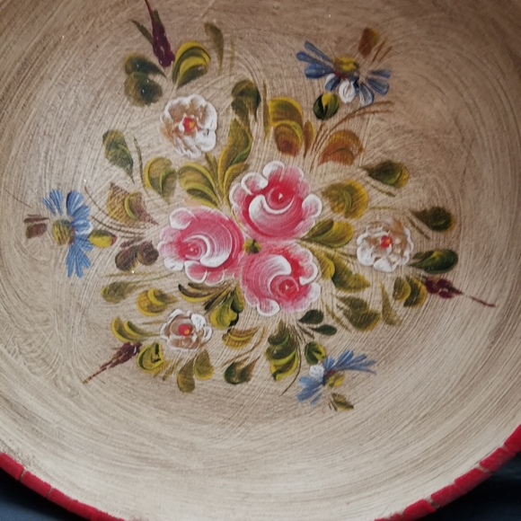 Wooden nut dish with nutcracker - Picture 2 of 4